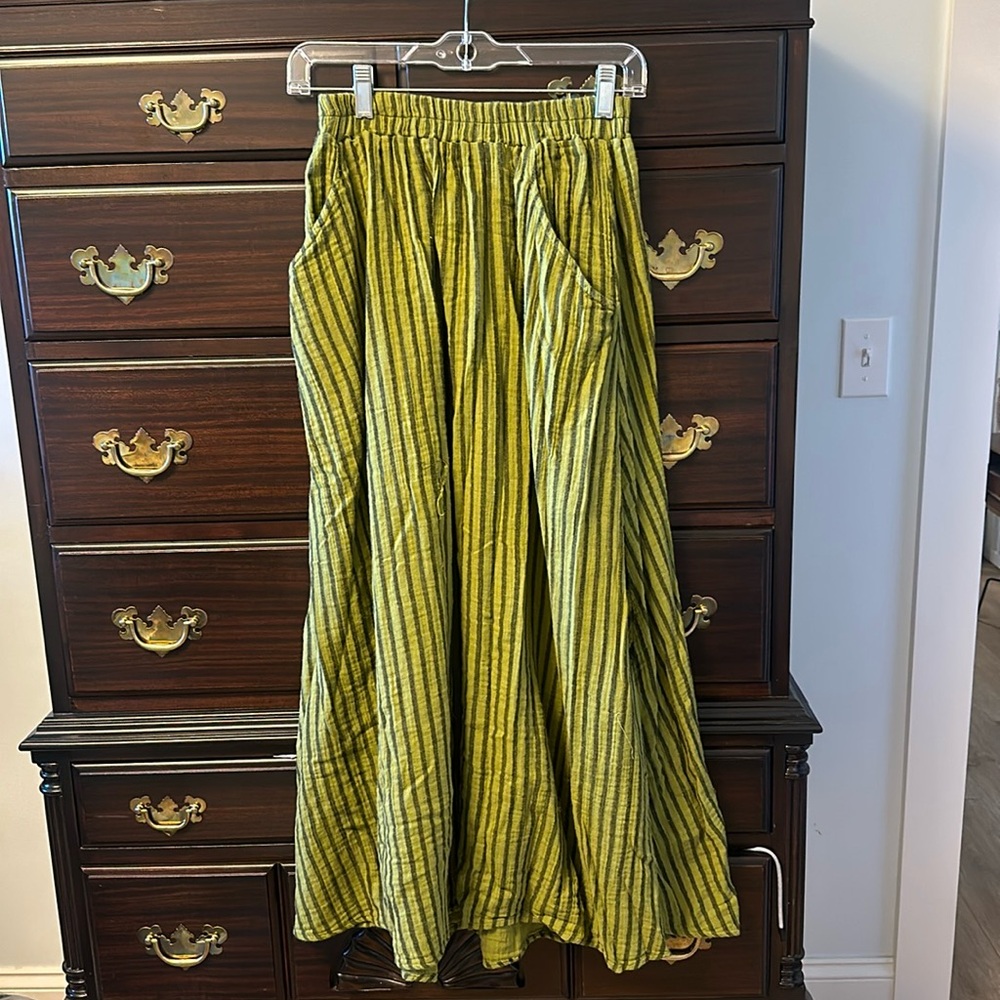 Curator SF Fawn, green stripe skirt, small, damaged